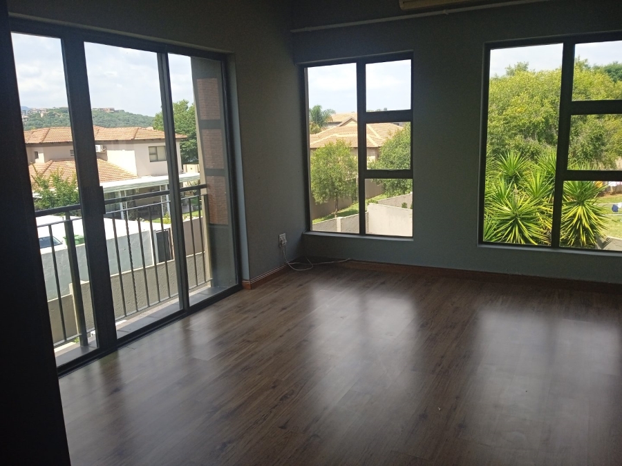 To Let 5 Bedroom Property for Rent in Xanadu North West